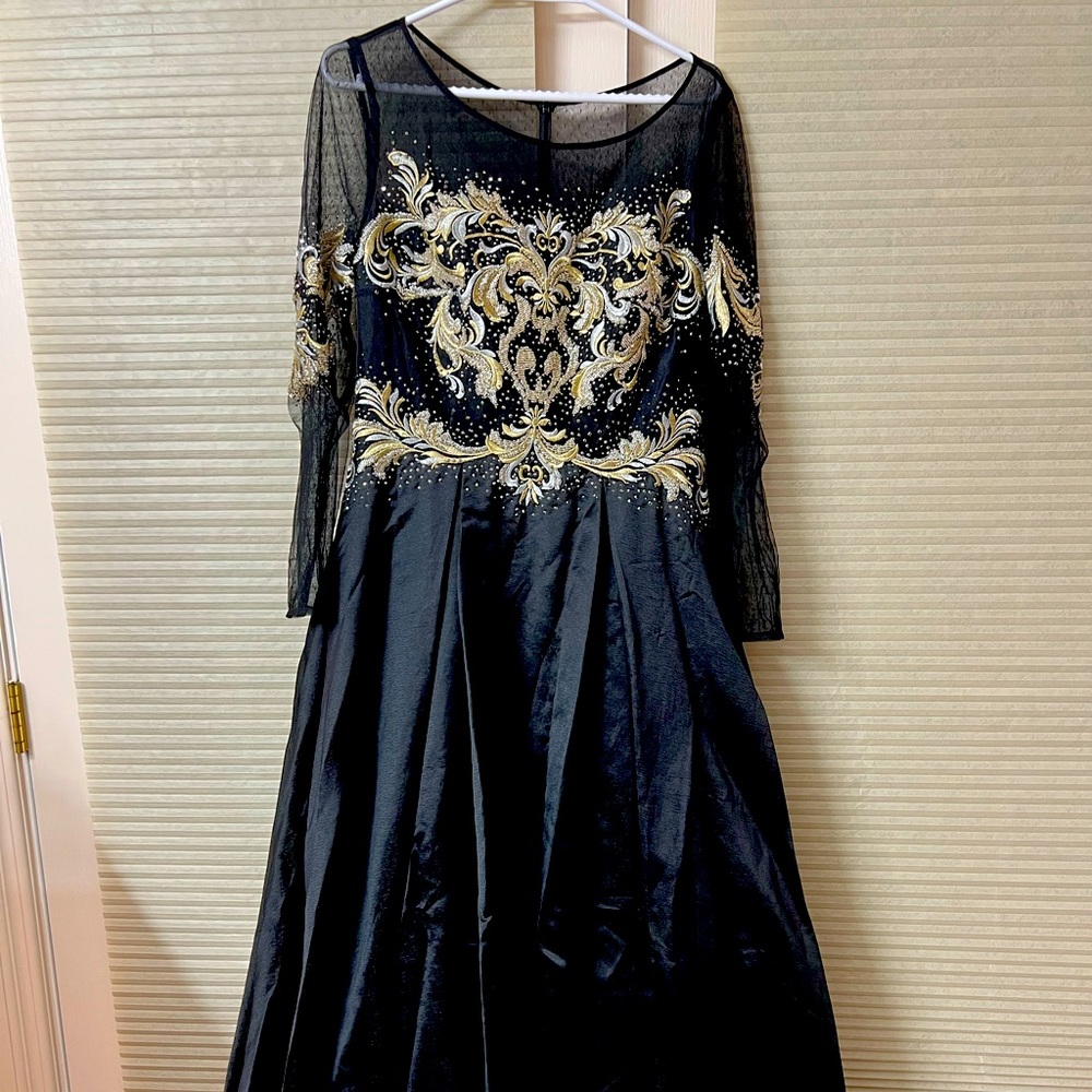 Amelia Couture Size 12 evening dress